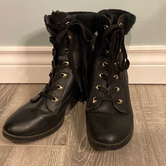 Spring Boots - Picture 1 of 2